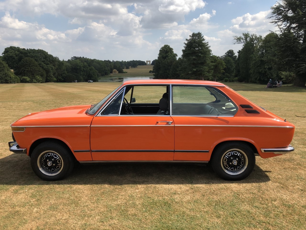 Elegantes Bmw 2002 Touring Ebenbild